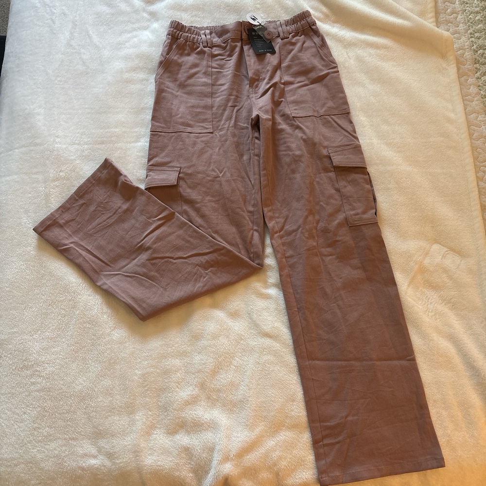 Women’s Cargo Pants in Mauve
